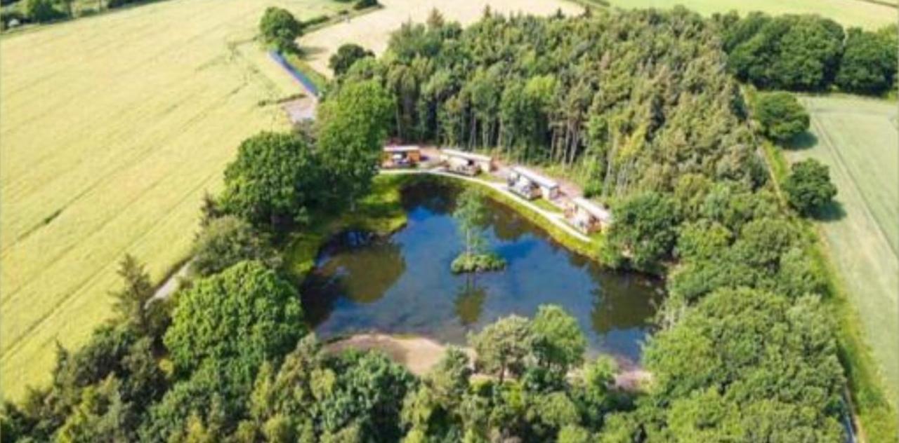 Rowan Boutique Lodge For Couples With A Dog York Esterno foto